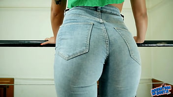 Most AMAZING ASS Teen in Tight Jeans and Thong. OMG!