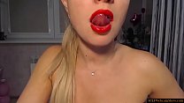 Hot Blonde MILF Webcam Modell mit großem Arsch und breiten Hüften
