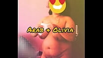 Gros seins Bengali femme coquine Olivia nettoyage CUM de son corps