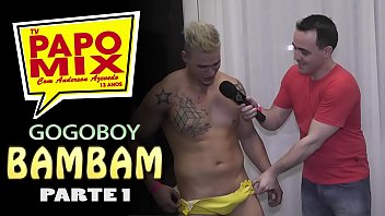 PapoMix Moment - The hot babe Bambam with the yellow swimsuit popping during interview - Part 1 - WhatsApp PapoMix (11) 94779-1519