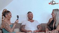 Esporte alemão Milfs em trio anal FFM com tatuagem