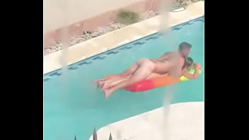 argentinos pillado cogiendo en la piscina