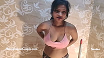 hermosa joven india en la ducha la masturbación