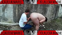 Impossible positions to eat the fat woman's pussy in the street. I love her juices and her flows, and I suck her pussy from top to bottom until she cums to taste.