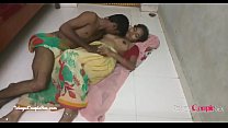 casal de aldeia hindi telugu fazendo amor sexo quente apaixonado no chão em saree
