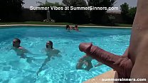 Giochi estivi con piscina
