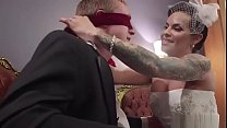 Después de la boda, la novia transexual se folla a su hombre