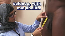 Expérience scientifique interraciale de Mia Khalifa
