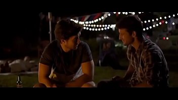Film intitolato 4th Man Out con attori hot in un dolce ma breve bacio gay | gaylavida.com