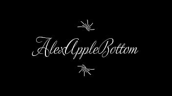AlexAppleBottom Showing off his bubble butt