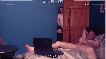Scarlett поймали за шпионажем за мастурбацией Феликса