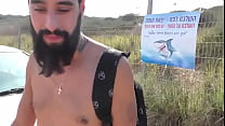 Un Israélien suce une bite en public