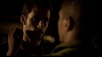 Hot Gay Kiss scena dal film Shablulim BaGeshem (Snails In The Rain) | gaylavida.com
