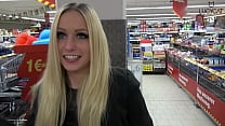 Lucy Cat трахается в супермаркете - Sex Im Supermarkt - на публике