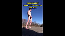 Piedi nudi del parcheggio nudo totale febbraio 2020