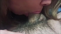 enorme carico di sperma in bocca dopo un pompino bavoso