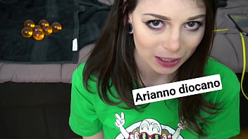 Arianna Arko steckt gerne Drachenkugeln in ihren Arsch - magst du Drachenkugeln?