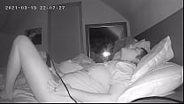 Милфа Jackhammers клитор перед сном, шпионская камера