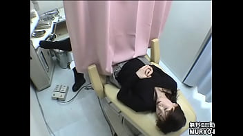 ~ Vergognoso esame interno del lettino da visita casalinga di 26 anni Yuko ~ Tutti gli esami ginecologici File02-C
