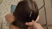 éjaculer dans les cheveux fétiche éjaculation et brosser les cheveux secs