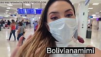 Sin calzon  en el aeropuerto de Cancun.... miralo en bolivianamimi.tv