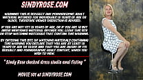 Sindy Rose kariertes Kleid Studio Anal Fisting