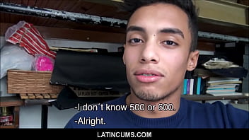 LatinCums.com - Chico joven latino heterosexual con frenos Gay por pago POV