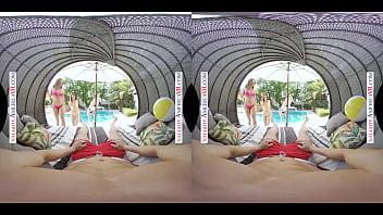 Naughty America - Die Co-ed Babes April Snow, Lilly Bell und Skylar Snow genießen ihren Sommerurlaub beim Schwanzreiten am Pool