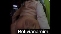 私と一緒にバスで旅行したい人はいますか？ ...私はバスでのセックスをうまく振る舞うことを約束します... bolivianamimi.tvで完全なビデオを見に来てください