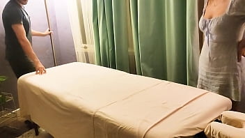 La date philippine de Tinder éjacule et se fait remplir de sperme pendant le massage (PRIS sur une caméra cachée WOW !! avec PLEIN CONSENTEMENT !!) [Geraldo Rivera - jankASMR]