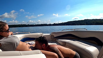 Die letzten Sommerwochen, also mussten wir heißen Sex auf dem See haben