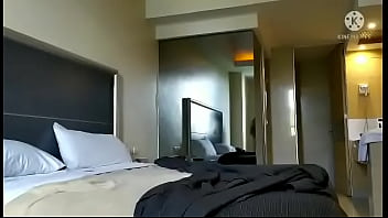 This guy gives me a good fuck in the hotel
