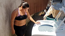 La seule femme de ménage au Brésil qui travaille nue 13 997734140 .