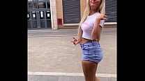 ¡Chloe Knickx usa un pañal en público! | (Septiembre de 2021)