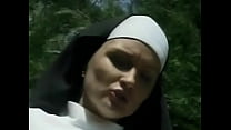 Nonne von einem Mönch gefickt