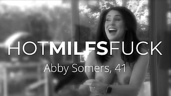 A mãe de leite de 41 anos, Abby Somers, ama que Dick e o marido concordam
