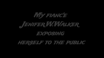 Jenifer Walker si espone al pubblico