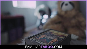FamiliarTaboo.com ⏩ Stiefgeschwister treffen sich endlich wieder in Quarantäne, Lola Fae, Lucky Fae