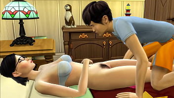 Enteado japonês encontra sua madrasta nua na cama depois de se masturbar e ser virgem Ele ficou curioso para ver como era a buceta dela e ofereceu sexo oral para ela, então ele continuou