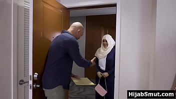 イスラム教徒の を身に着けているヒジャーブは彼女のセラピストをファック