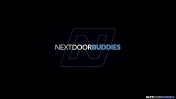 NextDoorBuddies - Asiatisches Hottie Levy Foxx im Fitnessstudio gebohrt