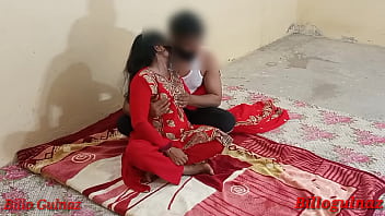 Indische frisch verheiratete Frau Arsch gefickt von ihrem Freund zum ersten Mal Analsex in klarem Hindi-Audio