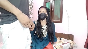 Desi Aunty ha invitato il suo ragazzo a casa sua e si è fatta ammazzare la figa con voce hindi