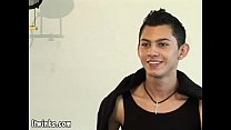 Latin Rookie Model wird von seinem Manager in den Arsch gefickt