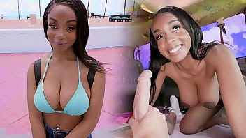 La bella amatoriale nera Lily Starfire accetta soldi per mettersi a nudo - porno ebano