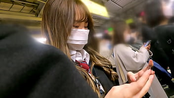 [تحذير] LoIita تواجه الفتاة الجميلة  في Shinjuku [زي الطالب / المدرسة / السترة / التنورة القصيرة / الساقين الجميلة / A-cup / Creampie] نظرة خاطفة. قطار. غزو المنزل. ينام