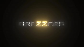 Растягивание задницы Сиенны - Sienna Day / Brazzers / полный стрим с www.brazzers.promo/danny