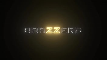 Hot Girls With Tools - Kendra Sunderland, Maya Woulfe / Brazzers / transmisión completa de www.brazzers.promo/too