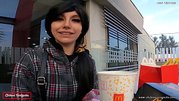 Famosa Youtuber Latina vai ao McDonald's e acaba com molho em cima dela - "É MUITO GRANDE, COLOCA TUDO EM MIM" - TRAILER