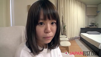 dulce japonés joven mujer amateur se desnuda todo para pov creampie